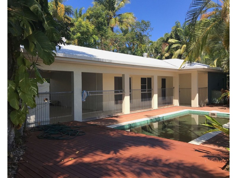 8 THOOLEER CLOSE, Cooya Beach QLD 4873