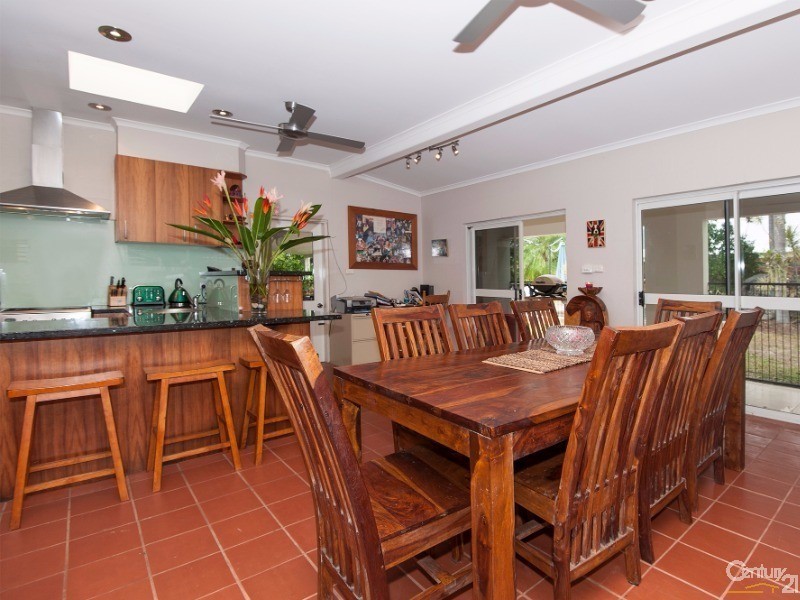 12 RIBBON AVENUE, Port Douglas QLD 4877