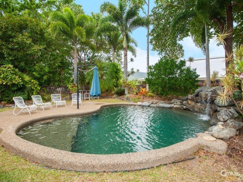12 RIBBON AVENUE, Port Douglas QLD 4877