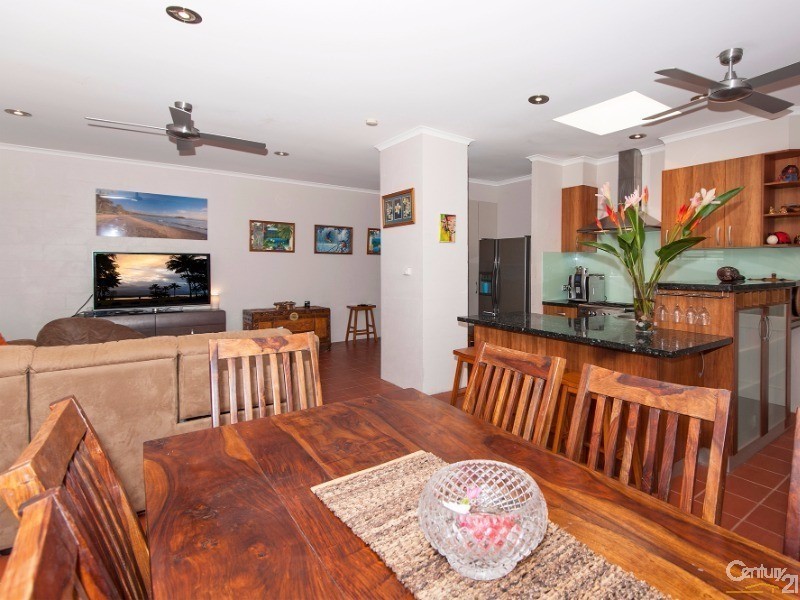 12 RIBBON AVENUE, Port Douglas QLD 4877