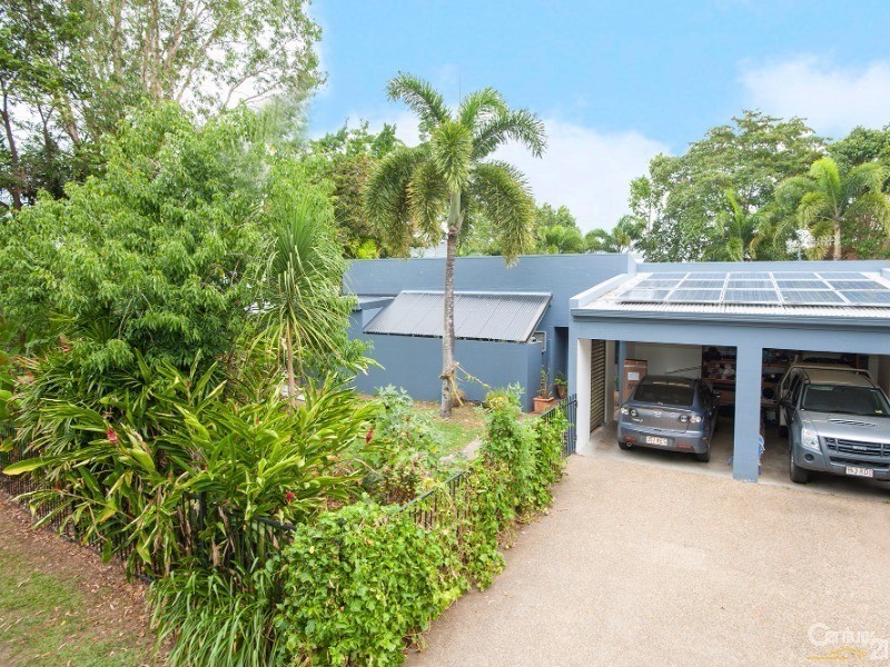 12 RIBBON AVENUE, Port Douglas QLD 4877