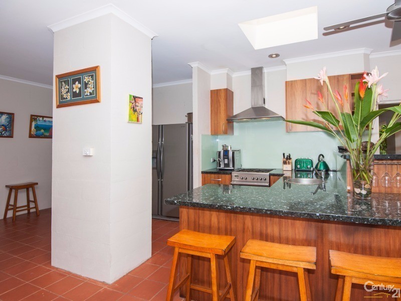 12 RIBBON AVENUE, Port Douglas QLD 4877
