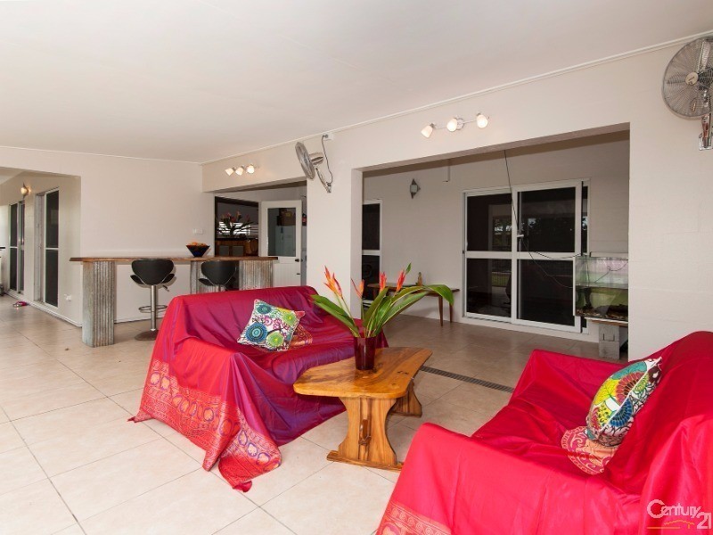 12 RIBBON AVENUE, Port Douglas QLD 4877