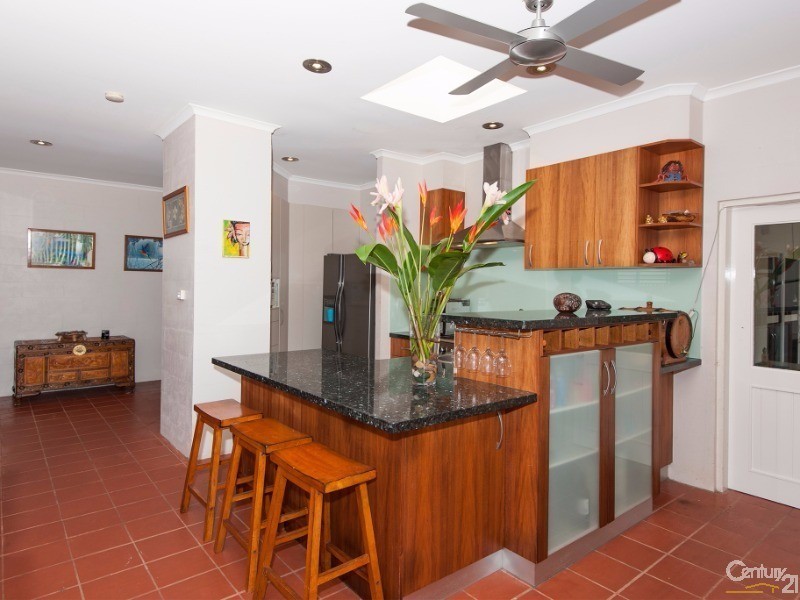 12 RIBBON AVENUE, Port Douglas QLD 4877