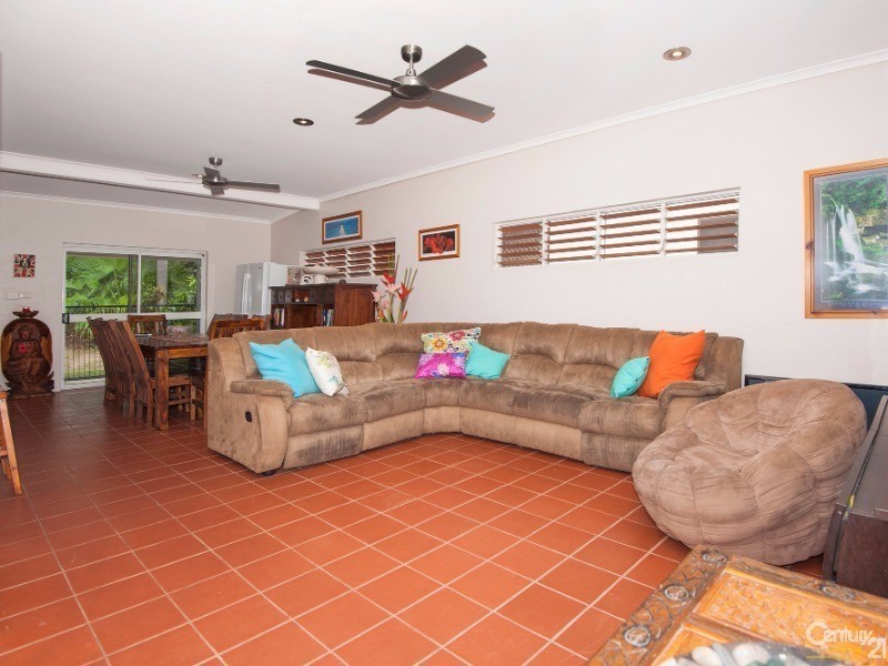 12 RIBBON AVENUE, Port Douglas QLD 4877