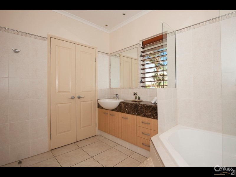 49/70 Nautilus Street, Port Douglas QLD 4877