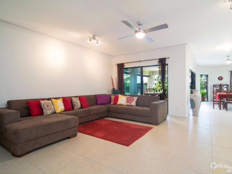 15 White Oak Avenue, Mossman QLD 4873