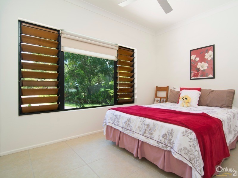 15 White Oak Avenue, Mossman QLD 4873