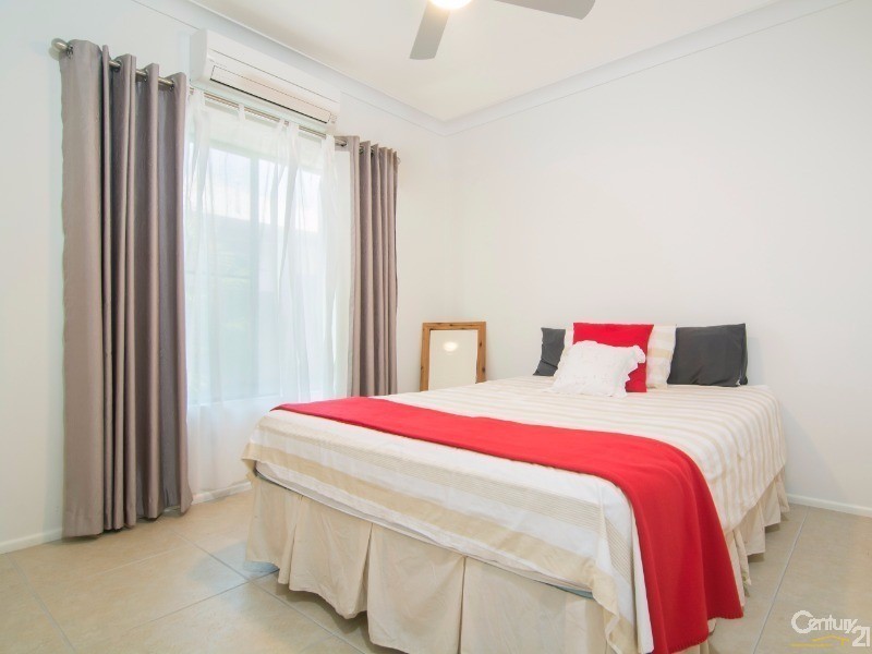 15 White Oak Avenue, Mossman QLD 4873