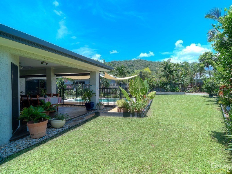 15 White Oak Avenue, Mossman QLD 4873