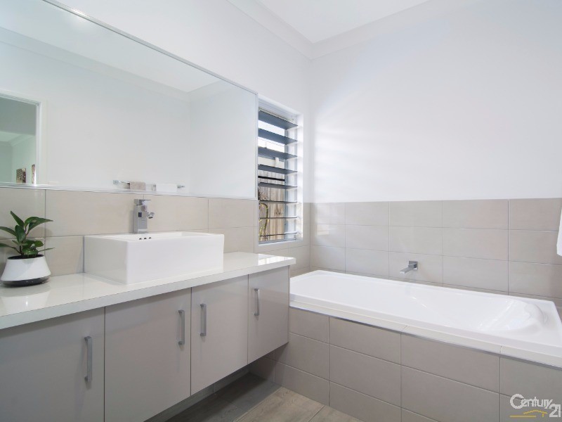 12 Dawal Close, Cooya Beach QLD 4873