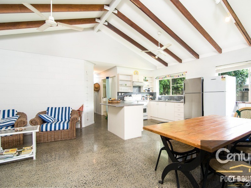 2 Thooleer Close, Cooya Beach QLD 4873