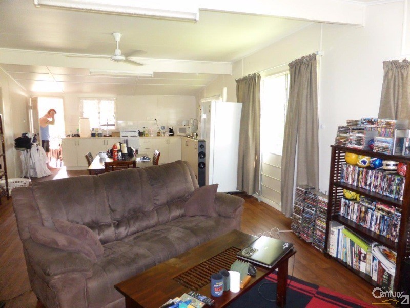 37 Cedars Street, Mossman QLD 4873
