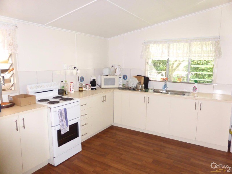 37 Cedars Street, Mossman QLD 4873