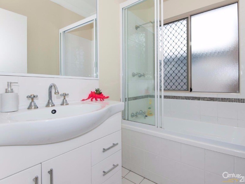 28 Shearwater Street, Port Douglas QLD 4877