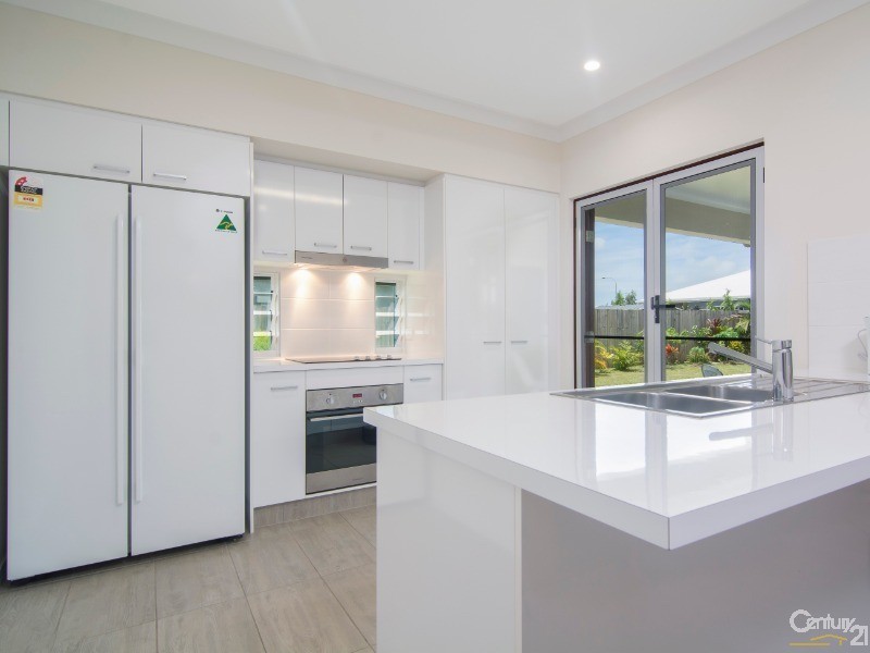 10 Julaji Close, Cooya Beach QLD 4873