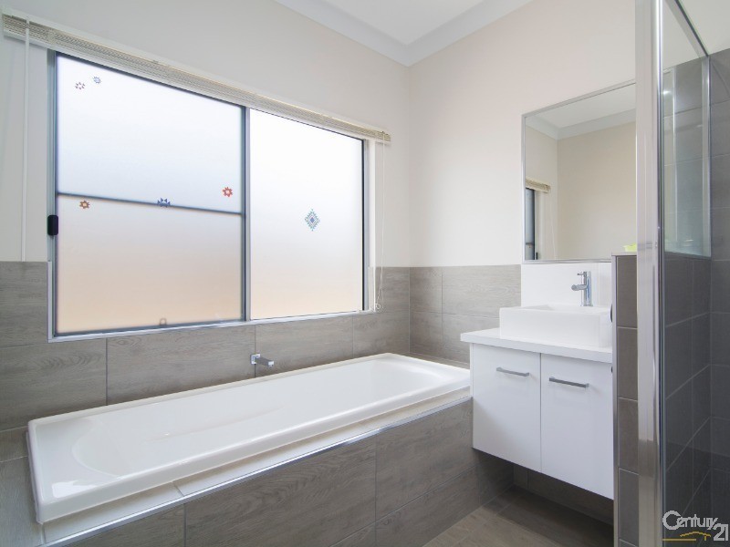 10 Julaji Close, Cooya Beach QLD 4873