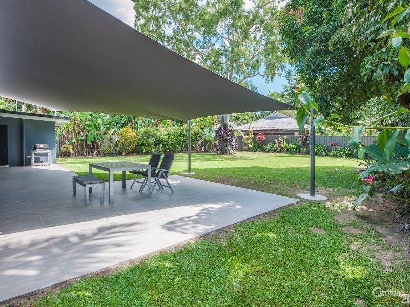 9 Palm Street, Cooya Beach QLD 4873