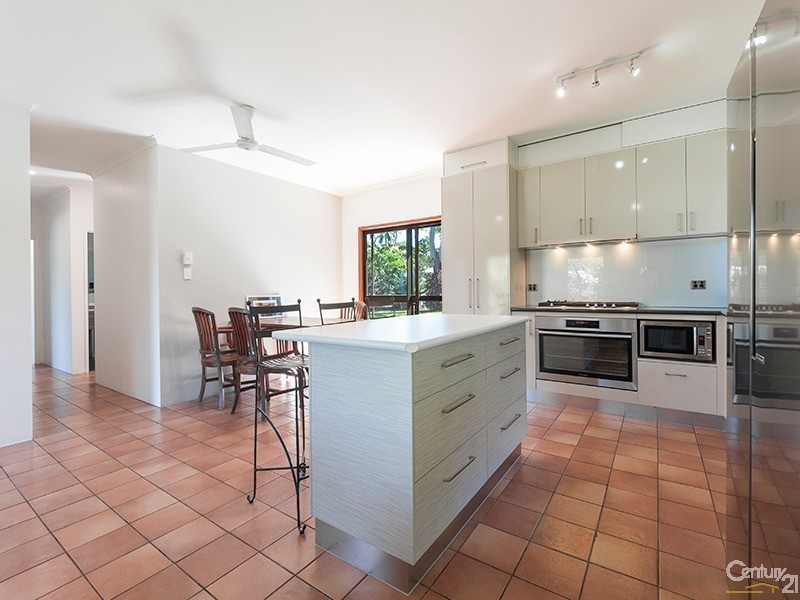 9 Palm Street, Cooya Beach QLD 4873