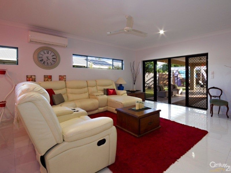 3 Yidi Close, Cooya Beach QLD 4873
