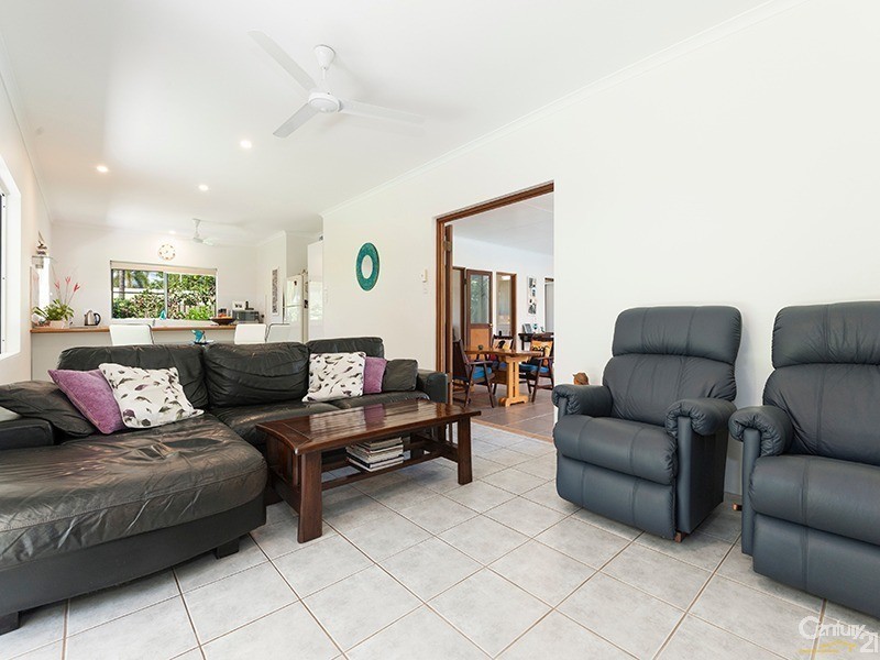 3 Endeavour St, Port Douglas QLD 4877