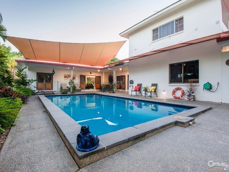 3 Endeavour St, Port Douglas QLD 4877