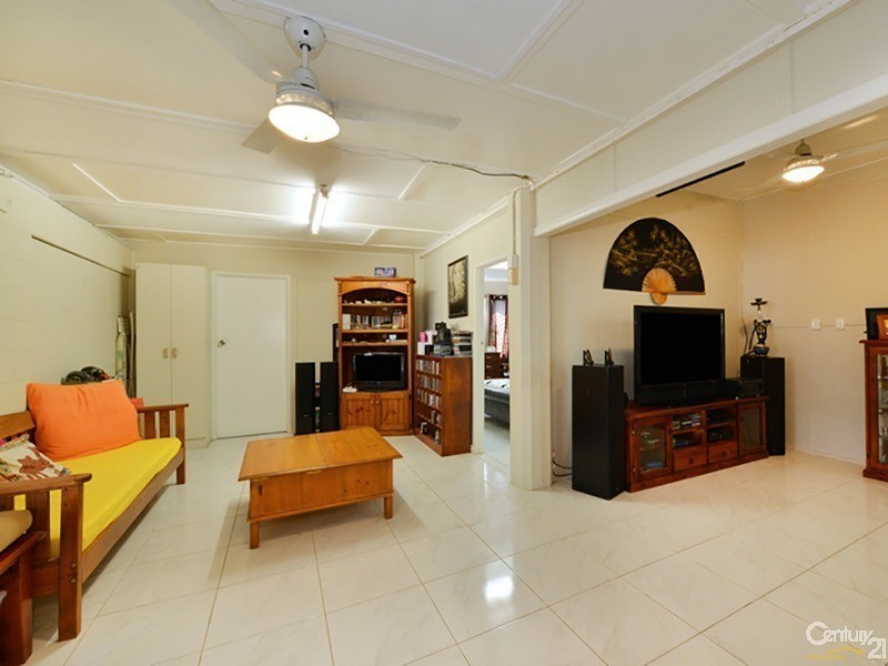 42 Marine Pde, Newell QLD 4873