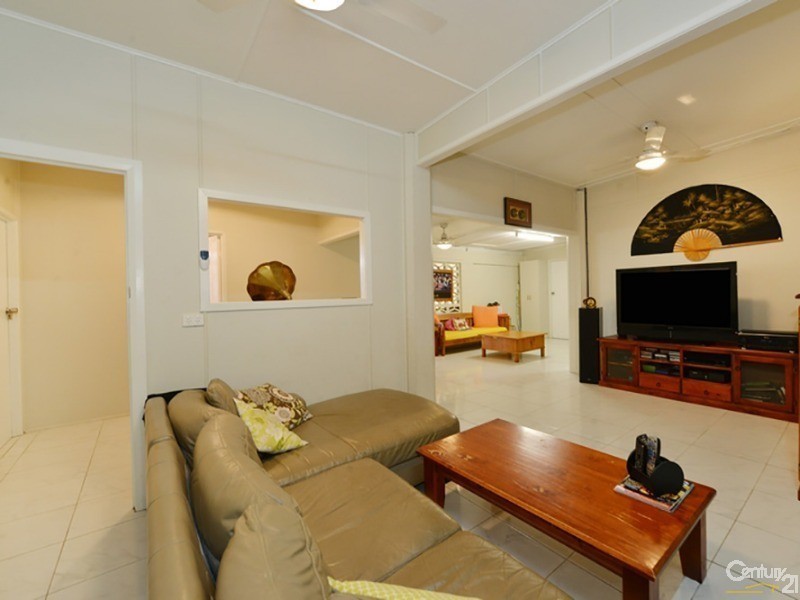 42 Marine Pde, Newell QLD 4873
