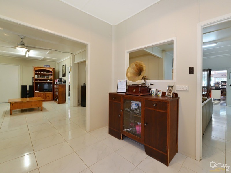 42 Marine Pde, Newell QLD 4873