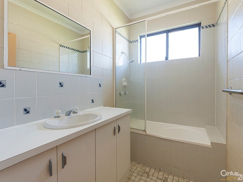 10 Middlemiss Street, Mossman QLD 4873