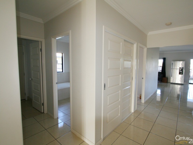 4 Yidi Close, Cooya Beach QLD 4873