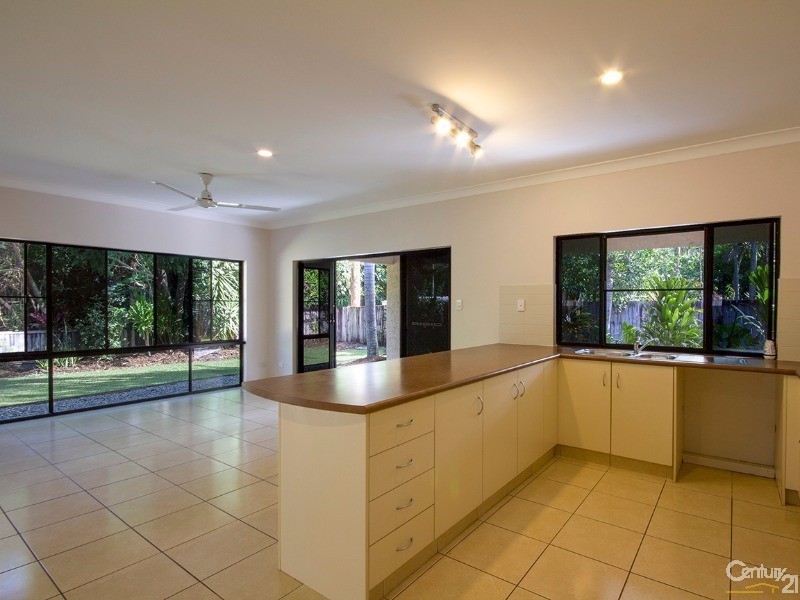 16 White Oak Avenue, Mossman QLD 4873