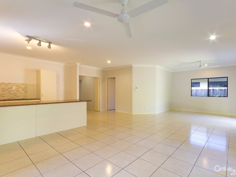 16 White Oak Avenue, Mossman QLD 4873