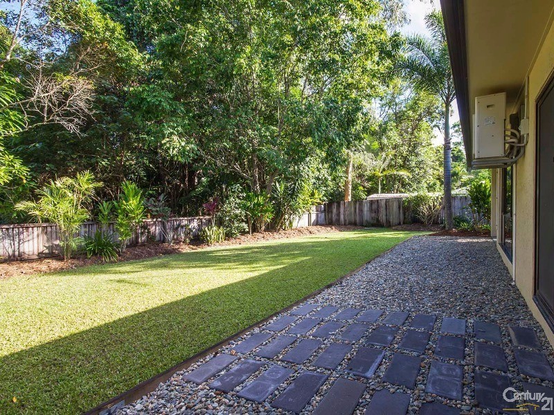 16 White Oak Avenue, Mossman QLD 4873