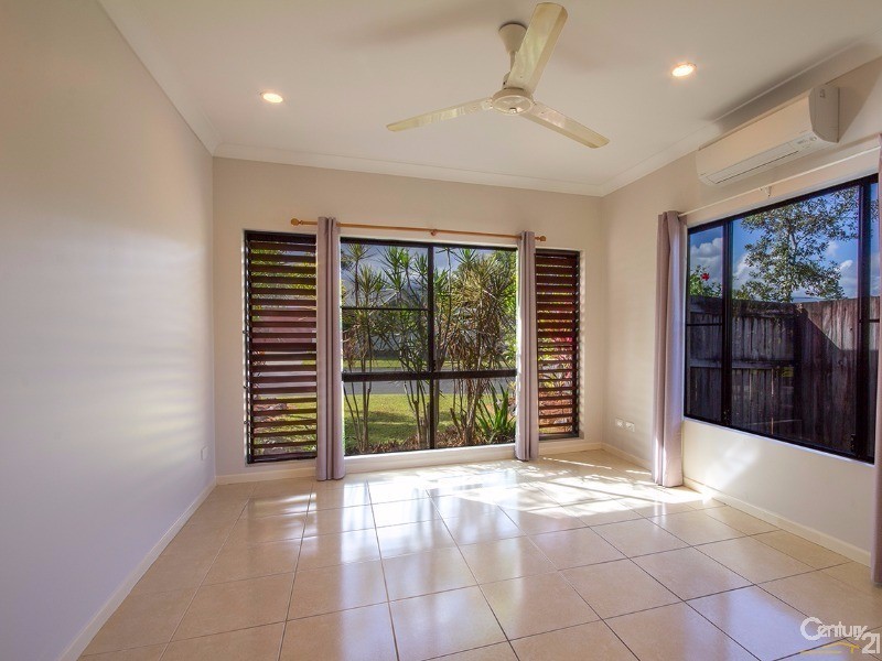 16 White Oak Avenue, Mossman QLD 4873