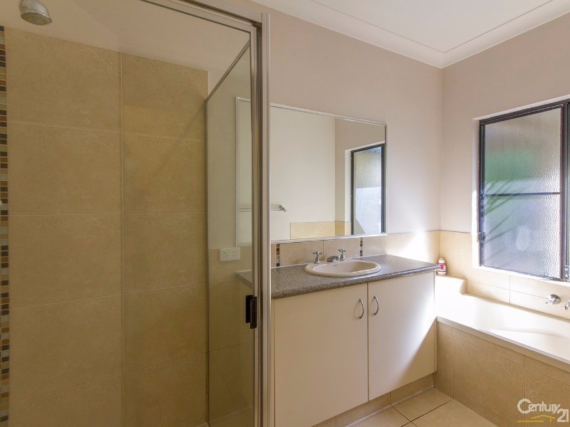 16 White Oak Avenue, Mossman QLD 4873