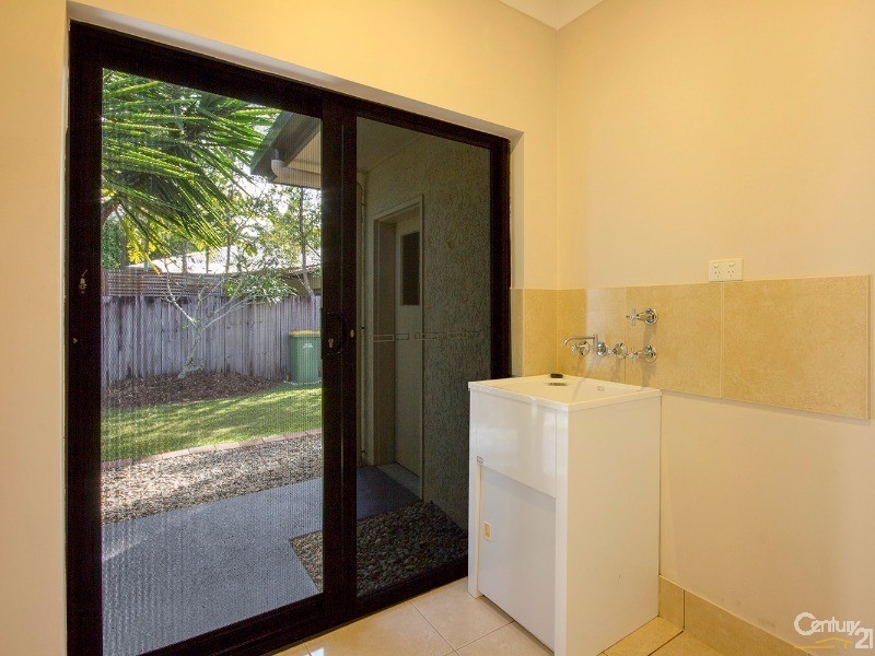 16 White Oak Avenue, Mossman QLD 4873