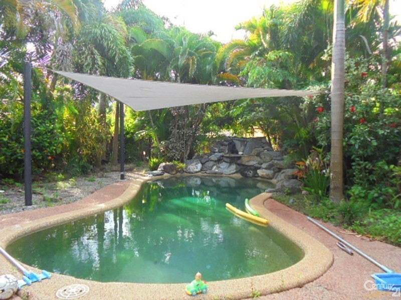 5 COOYA BEACH ROAD, Cooya Beach QLD 4873