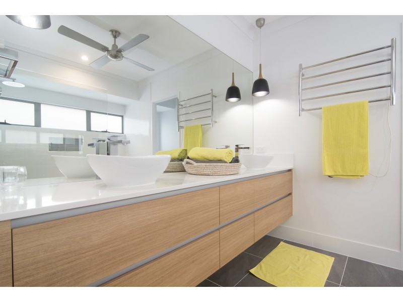 5 Ocean Avenue, Cooya Beach QLD 4873