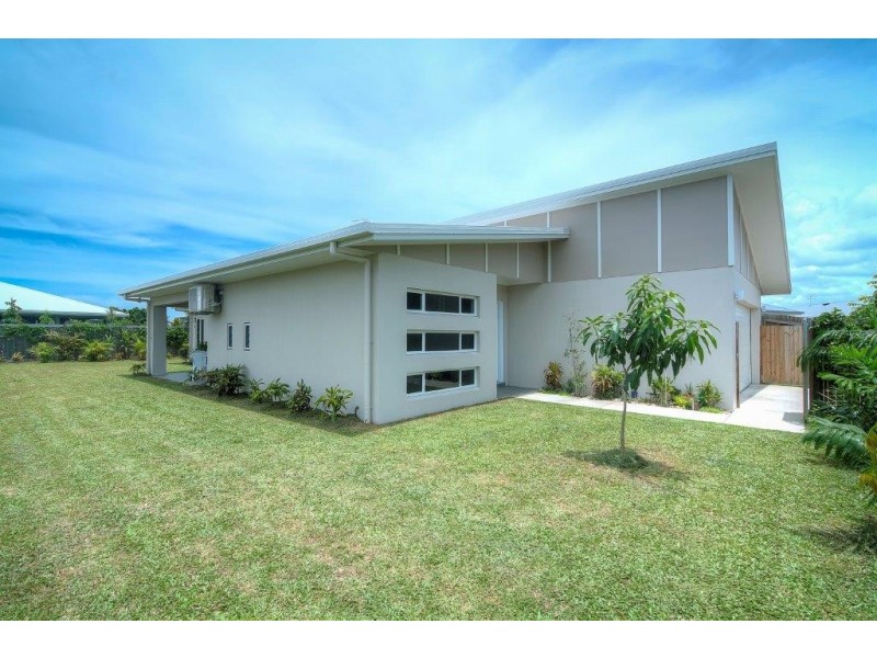 10 Julaji Close, Cooya Beach QLD 4873