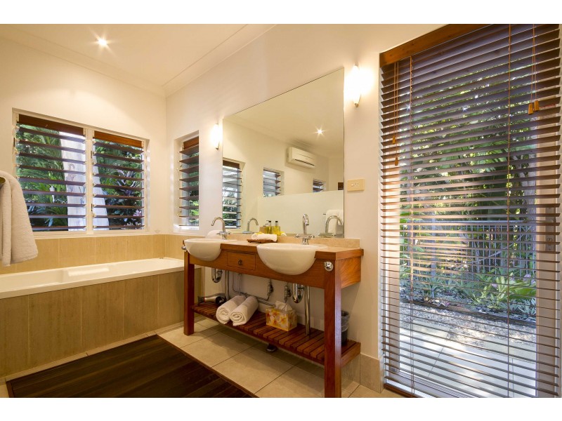 2/7 Coral Drive, Port Douglas QLD 4877