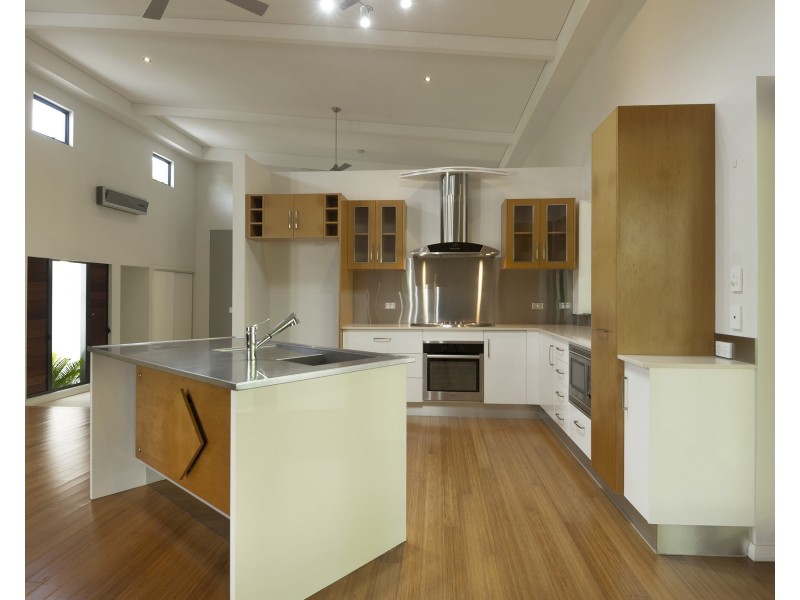 25 Old Port Road, Port Douglas QLD 4877
