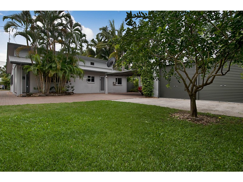24 Limpet Avenue, Port Douglas QLD 4877