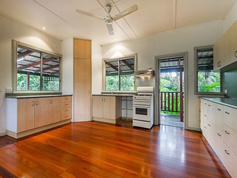 21 FOXTON AVENUE, Mossman QLD 4873