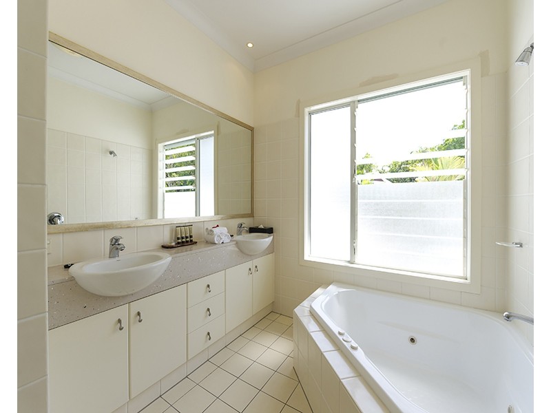 24-70 Nautilus Street, Port Douglas QLD 4877
