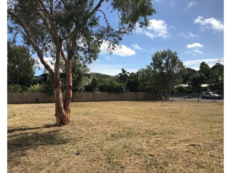 5 Riverside Parade, Trinity Park QLD 4879