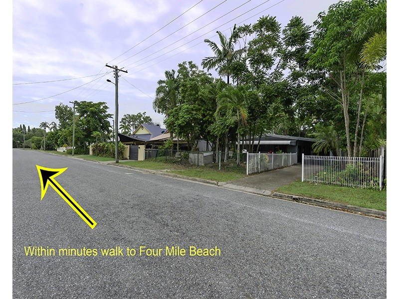 12 Pecten Avenue, Port Douglas QLD 4877