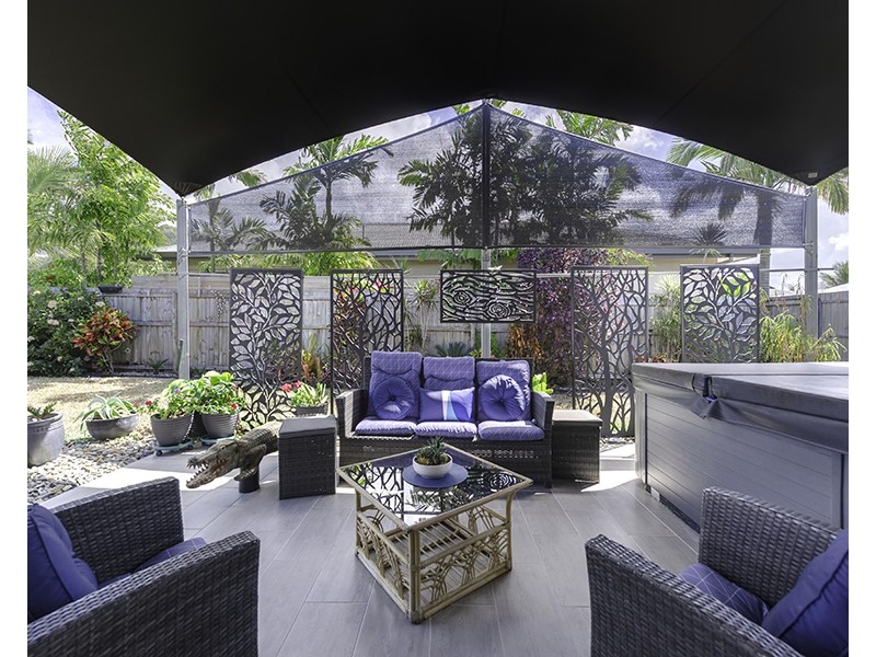 16 Dawal Close, Cooya Beach QLD 4873