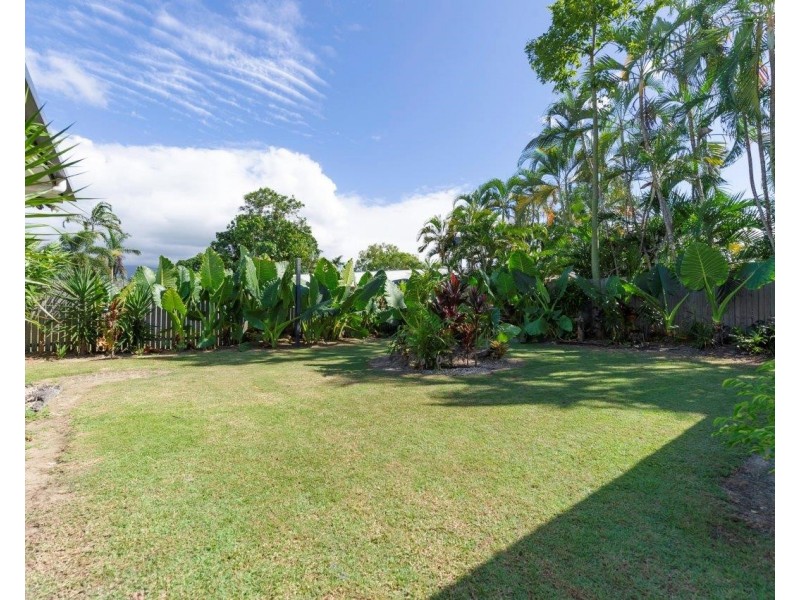 5 Jacaranda Close, Cooya Beach QLD 4873
