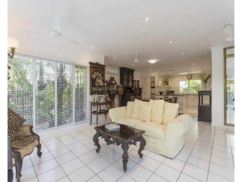 63 Reef Street, Port Douglas QLD 4877